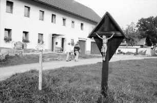 Dachsberg-Wolpadingen: Marterl vor Hotzenwaldhof