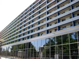 Hoyerswerda: Wohnblock Dietrich-Bonhoeffer-Straße in Neustadt