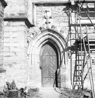 Chemnitz-Ebersdorf. Stiftskirche Ebersdorf (1346 Ersterwähnung, ca. 1400/1470 Umbau). Seitenportal