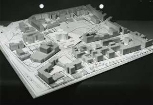 Jugendgästehaus für Berlin, Berlin-Charlottenburg (Diplomarbeit bei Willy Kreuer): Modellfoto