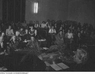 Dresden, Bezirkskonferenz und Kreiskonferenz des Demokratischen Frauenbundes Deutschlands (DFD), Oktober 1952