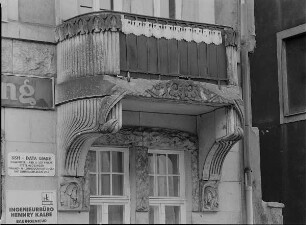 Dresden-Neustadt, Katharinenstraße 5. Wohnhaus (1902-1903; F. W. Hertzsch). Balkon (1. Obergeschoß)