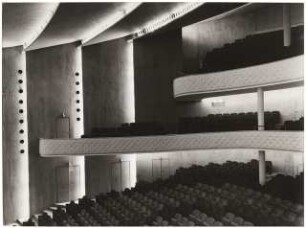 Nationaltheater, Weimar Wiederaufbau: Blick in den Zuschauerraum vom 2.Rang links außen