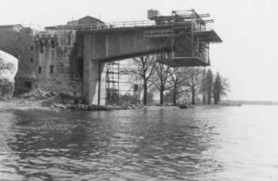 Aufbau der Nibelungenbrücke Worms/Rhein