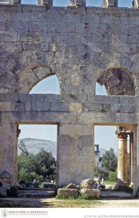 Qala^BJt Sema^BJn & Qala^BJt Sima^BJn, Südbasilika