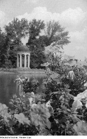 agra-Park, Blick zum Monopteros