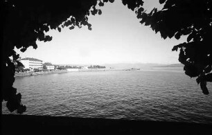 Langenargen: See und Hotel Schiff (links)