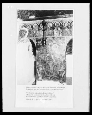 Zyklus mit Maria, Christus und Heiligen — Thronende Maria mit Kind und zwei kleinen männlichen Heiligen