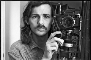 Selbstporträt Gerd Danigel mit Kamera