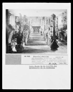 Blick in den Salle de la cheminée mit Sammlung von gotischem Bauschmuck
