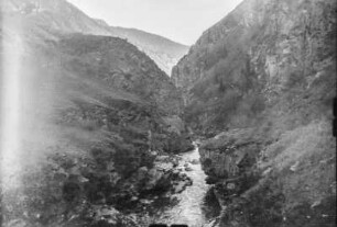 Flusstal : Ein Flusstal im Tian Shan Hochgebirge