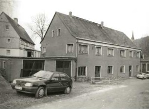 Rechenberg-Bienenmühle, Am Mühlgraben 7. Wohnhaus mit Garagenanbauten