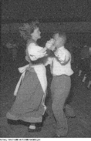 Volkskunst-Laden, Auftritt des Sächsischen Bergsteigerchor "Kurt Schlosser" Dresden, September-Dezember 1956