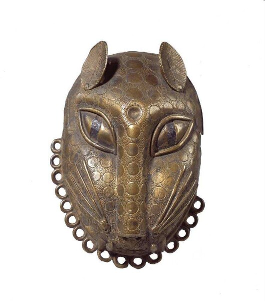 Belt mask of a leopard