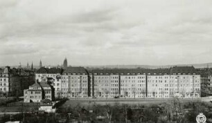 Dresden-Südvorstadt, Reichenbachstraße. Wohnbebauung des Bauvereins Gartenheim (um 1930). Straßenfront von Südsüdost