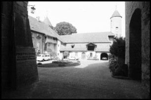 Estavayer-le-Lac: Schloss und Schlosshof, Chenaux