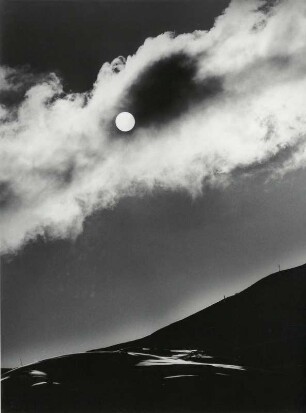 Sonne, Wolken, Berge, abstrakt