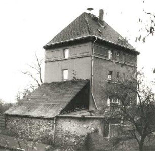 Cossebaude, Talstraße 7a. Steinernes Haus (Wohnhaus mit Kapelle) (1200/19009. Gartenansicht