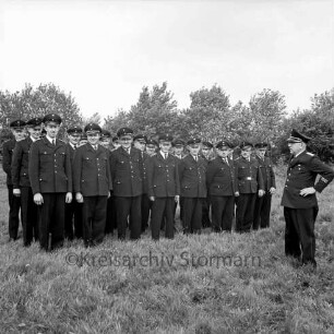Freiwillige Feuerwehr (Ortsfeuerwehr): 40-jähriges Jubiläum: die Feuerwehrleute mit Wehrfürer Robert Borgs