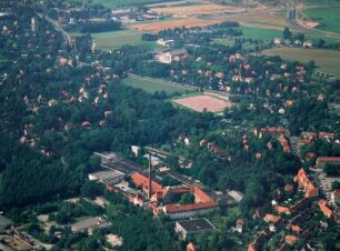 Dresden-Hellerau. Stadtteilansicht mit Festspielhaus Hellerau. Luftbild-Schrägaufnahme von Südost