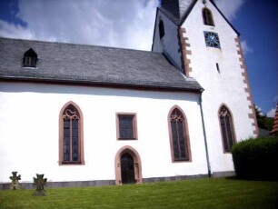 Turm und Langhaus zum Ort