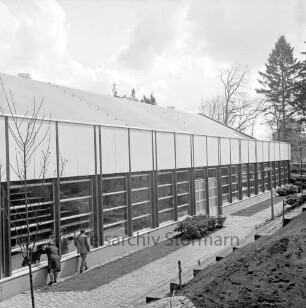 Hallenbad Bad Oldesloe: Konrad-Adenauer-Ring: Außenansicht der Ostfassade
