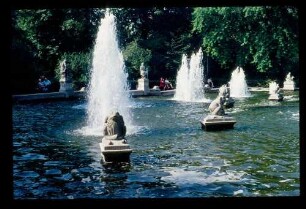 Märchenbrunnen 2.9.75.
