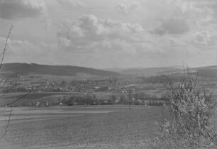 Berge vom Mönchswalder Berg : Blick vom Mönchswalder Berg auf den Ort Berge
