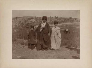 Gefolgsmänner des Wali : Drei Männer aus dem Gefolge des Wali der Kialhurluren, Daud Chan.