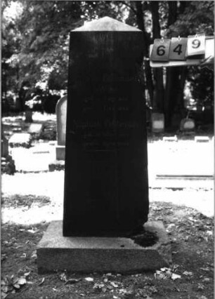 Grabstein 649 [Hahn S. 67 Grab-Nr. 604/05]