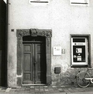 Wilsdruff, Rosenstraße 15. Wohnhaus (1800). Haustür und Fenster (Erdgeschoß)