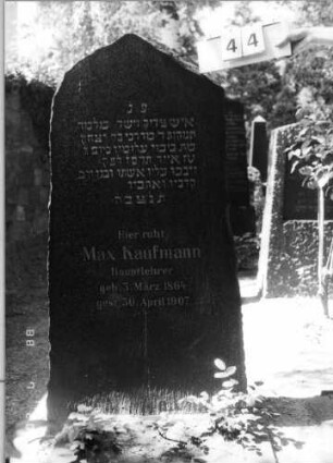 Grabstein 44