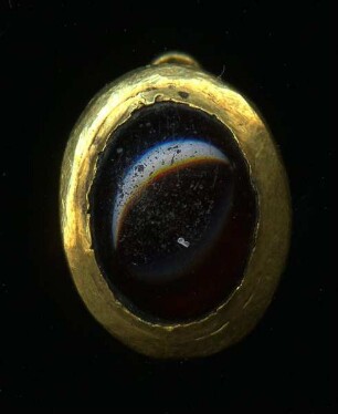 Schatzfund von Palaiokastron – Teil eines Kolliers (Granat in Goldkastenfassung)