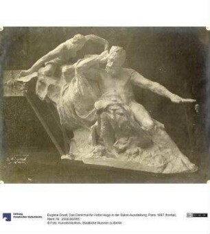 Das Denkmal für Victor Hugo in der Salon-Ausstellung, Paris 1897 (frontal)