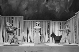 Szene aus "Die kluge Susanne" von Heinz Kahlau : Szenenbilder aus "Die kluge Susanne", Theaterstück von Heinz Kahlau nach dem Märchen der Brüder Grimm "Die kluge Bauerntochter". Theater der Freundschaft, Uraufführung 11. März 1972