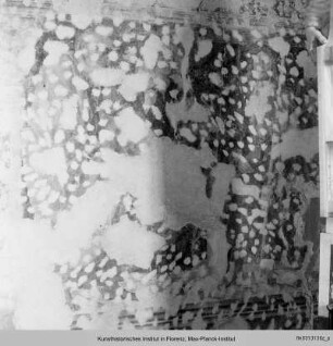 Chorfresken : Lünetten und Wandfelder : Wand Mitte links: Heiligenfiguren und Szene?