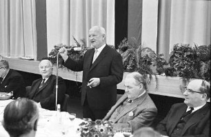 Bad Krozingen: Empfang der Gäste im Kurhaus; Landtagspräsident Neinhaus spricht