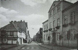 Pinneberg/Holstein. Fahltskamp mit Rathaus