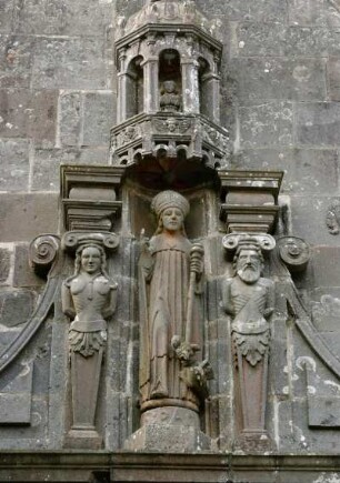 Frankreich. Bretagne. Finistere. La Martyre. Ältester umfriedeter Pfarrhof des Leon. Beinhaus