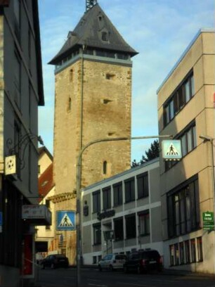 Stadtbefestigung-Wehrturm (Pfeiferturm Jahr 1460)-Ansicht von Osten in Übersicht mit Büchsenscharten in den oberen Geschossen sowie Bossierung