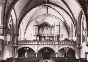 Dresden-Leuben, Himmelfahrtskirche. Inneres zur Eule-Orgel (1901) : Dresden-Leuben, Himmelfahrtskirche (1899-1901; K. E. Scherz). Inneres gegen Westempore mit zweimanualiger Orgel II/38 (1901; H. Eule)