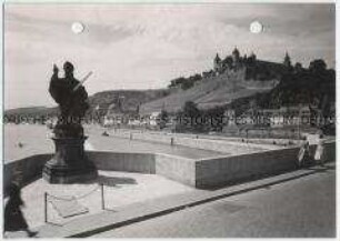 Würzburg, Blick von der Alten Mainbrücke zur Festung Marienberg