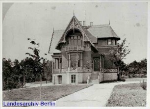 Conradstraße 1 (Wannsee); Villa Koch (später: Pringsheim; zuvor: Conrad-Villa 2?)