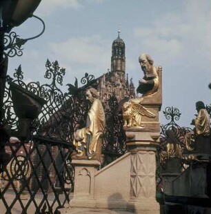 Nürnberg. Hauptmarkt mit Schönem Brunnen