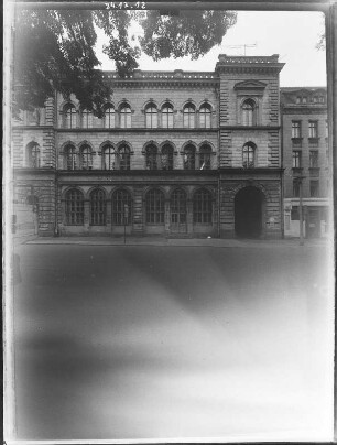 Görlitz-Altstadt, Elisabethstraße 13. Elisabethschule (Oberschule Innenstadt, 1873-1875). Straßenfront (Teilansicht)