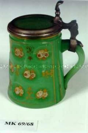Kleiner Bierkrug mit Zinndeckel, Kugelschliff mit Blumen- und Goldbemalung
