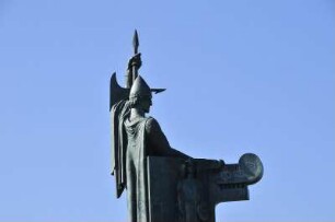 Denkmal für Ingólfur Arnarson in Reykjavik : Islands erstem ständigen Siedler Ingólfur Arnarson ist auf einem Hügel im Zentrum der Hauptstadt Reykjavik dieses Denkmal gesetzt worden. Aufgenommen am 29. Mai 2012