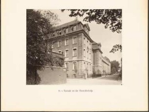 Land- und Amtsgericht, Hannover Neubau für die Zivilabteilungen: Fassade an der Heinrichstraße (aus: Neubau eines Geschäftsgebäudes für die Civilgerichtsbarkeit des Land- und Amtsgerichts in Hannover)