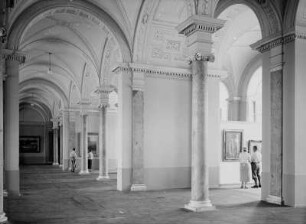 Gemäldegalerie, Raumaufnahme : Dresden, Gemäldegalerie, Raumaufnahme im Erdgeschoss