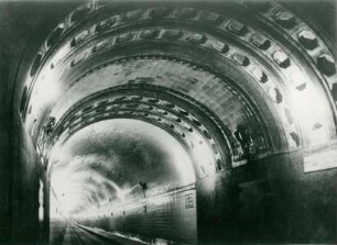 Alter Elbtunnel, 1910